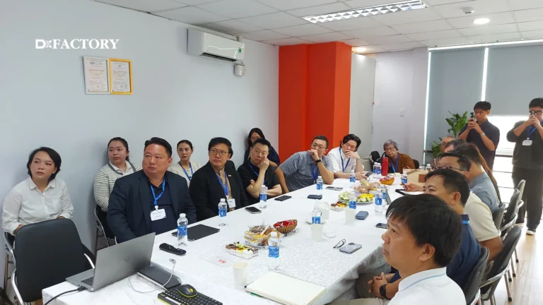 S.M.A.R.T Entrepreneurship X Global Khám Phá Chuyển Đổi Số Nhà Máy Cùng DxFACTORY